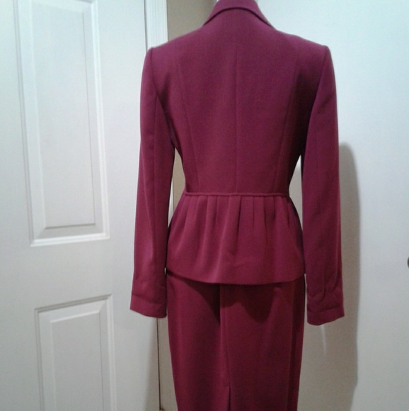 🌺Like New Calvin Klein 2 Piece Skirt Suit - Picture 2 of 8